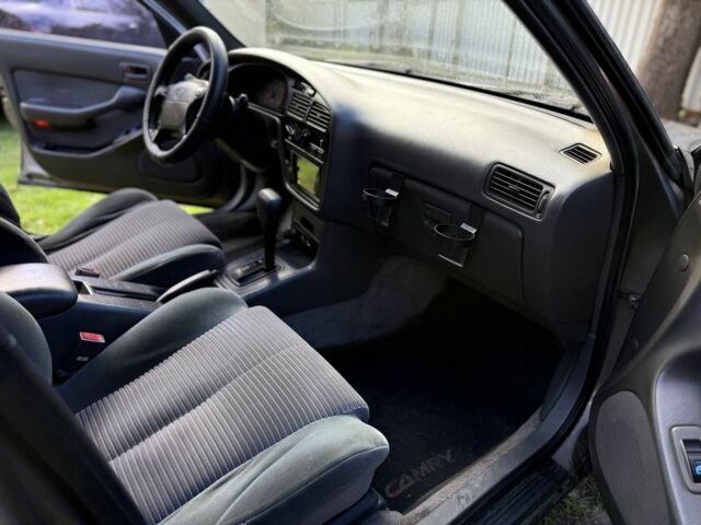 Серый Тойота Камри, объемом двигателя 2.2 л и пробегом 392 тыс. км за 3950 $, фото 7 на Automoto.ua