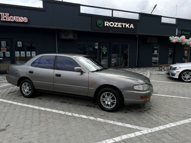 Серый Тойота Камри, объемом двигателя 2.2 л и пробегом 392 тыс. км за 3950 $, фото 2 на Automoto.ua