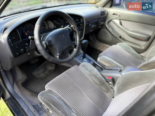 Сірий Тойота Камрі, об'ємом двигуна 2.2 л та пробігом 392 тис. км за 3950 $, фото 8 на Automoto.ua