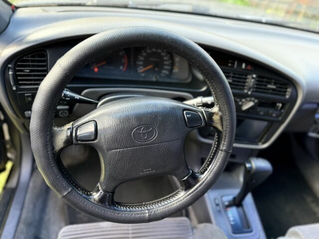 Серый Тойота Камри, объемом двигателя 2.2 л и пробегом 392 тыс. км за 3950 $, фото 9 на Automoto.ua