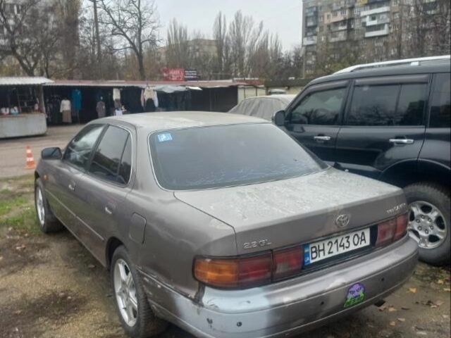 Серый Тойота Камри, объемом двигателя 2.2 л и пробегом 300 тыс. км за 2000 $, фото 4 на Automoto.ua