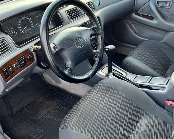 Серый Тойота Камри, объемом двигателя 3 л и пробегом 431 тыс. км за 4500 $, фото 8 на Automoto.ua