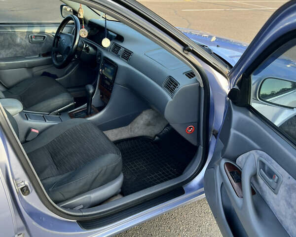 Серый Тойота Камри, объемом двигателя 3 л и пробегом 431 тыс. км за 4500 $, фото 6 на Automoto.ua