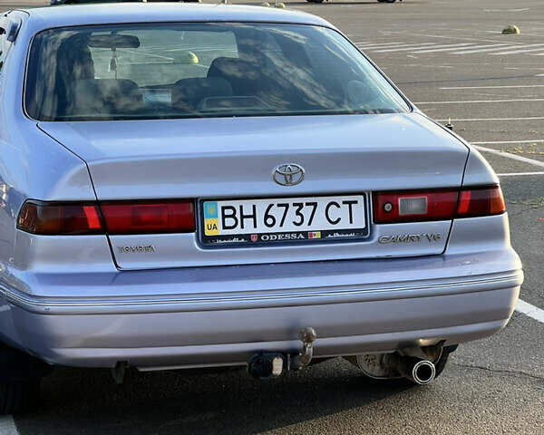 Серый Тойота Камри, объемом двигателя 3 л и пробегом 431 тыс. км за 4500 $, фото 3 на Automoto.ua