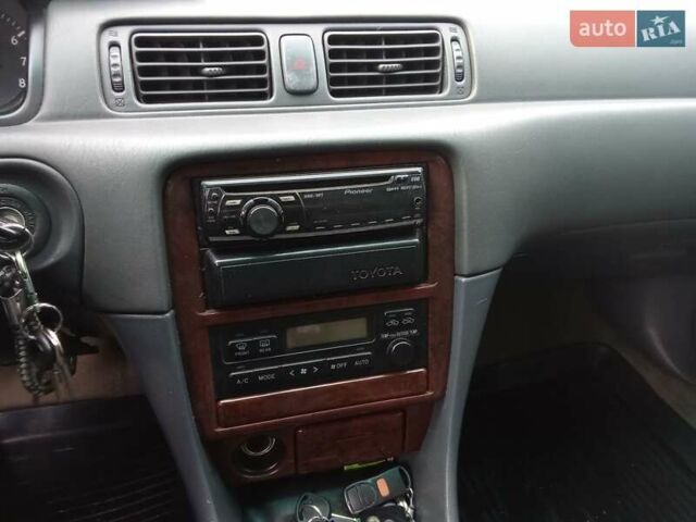 Серый Тойота Камри, объемом двигателя 2.2 л и пробегом 350 тыс. км за 2750 $, фото 10 на Automoto.ua