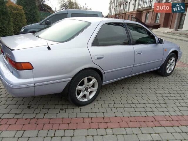 Серый Тойота Камри, объемом двигателя 2.2 л и пробегом 350 тыс. км за 2750 $, фото 4 на Automoto.ua