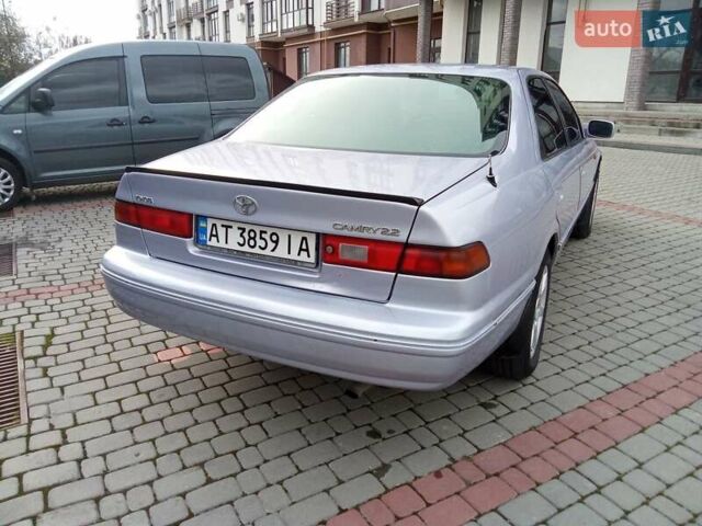 Серый Тойота Камри, объемом двигателя 2.2 л и пробегом 350 тыс. км за 2750 $, фото 5 на Automoto.ua