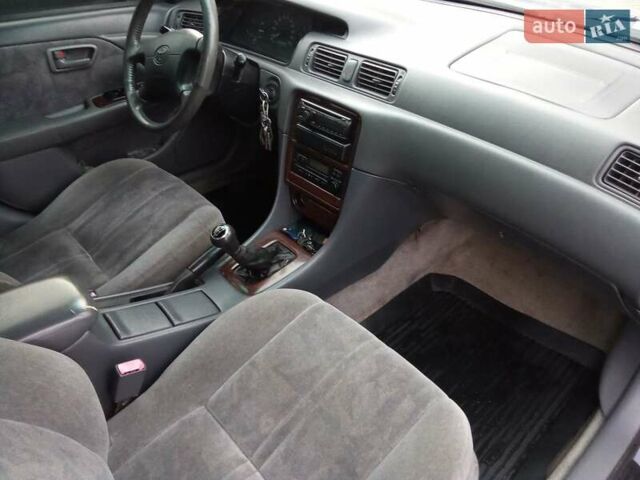 Серый Тойота Камри, объемом двигателя 2.2 л и пробегом 350 тыс. км за 2750 $, фото 13 на Automoto.ua