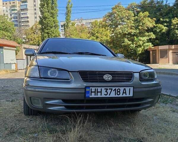 Серый Тойота Камри, объемом двигателя 2.2 л и пробегом 348 тыс. км за 4800 $, фото 6 на Automoto.ua