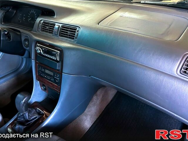 Серый Тойота Камри, объемом двигателя 2.2 л и пробегом 196 тыс. км за 4400 $, фото 7 на Automoto.ua