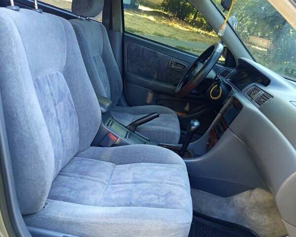 Серый Тойота Камри, объемом двигателя 2.2 л и пробегом 348 тыс. км за 4800 $, фото 2 на Automoto.ua