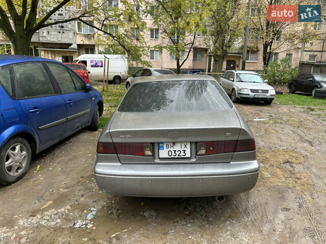 Серый Тойота Камри, объемом двигателя 2.2 л и пробегом 400 тыс. км за 2900 $, фото 2 на Automoto.ua