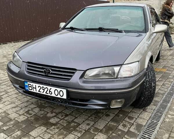 Сірий Тойота Камрі, об'ємом двигуна 2.2 л та пробігом 300 тис. км за 3000 $, фото 10 на Automoto.ua