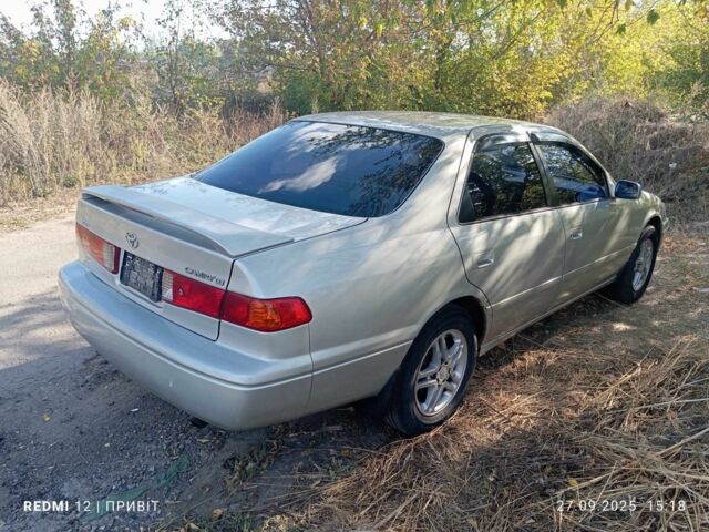 Сірий Тойота Камрі, об'ємом двигуна 2.2 л та пробігом 385 тис. км за 3900 $, фото 8 на Automoto.ua