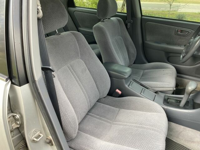 Серый Тойота Камри, объемом двигателя 2.2 л и пробегом 225 тыс. км за 4500 $, фото 7 на Automoto.ua