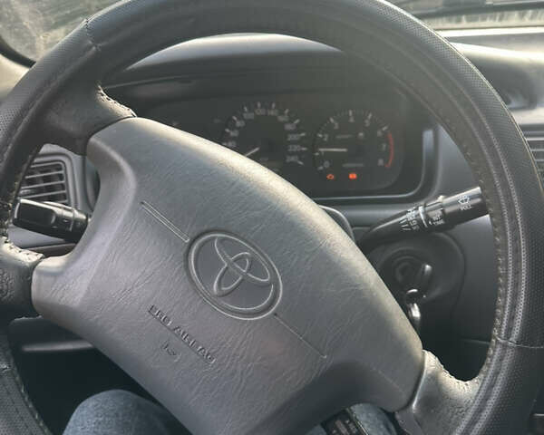 Серый Тойота Камри, объемом двигателя 3 л и пробегом 300 тыс. км за 2777 $, фото 11 на Automoto.ua