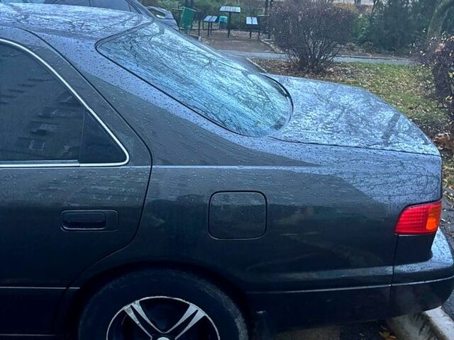 Сірий Тойота Камрі, об'ємом двигуна 2.2 л та пробігом 263 тис. км за 3300 $, фото 3 на Automoto.ua