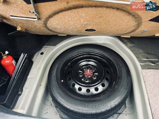 Сірий Тойота Камрі, об'ємом двигуна 2.4 л та пробігом 216 тис. км за 5999 $, фото 53 на Automoto.ua