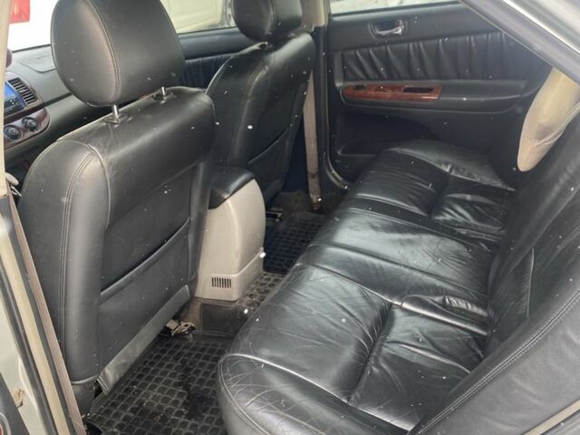 Серый Тойота Камри, объемом двигателя 2.4 л и пробегом 150 тыс. км за 5500 $, фото 4 на Automoto.ua