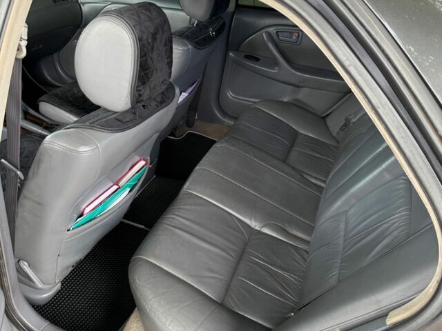 Серый Тойота Камри, объемом двигателя 3 л и пробегом 320 тыс. км за 4000 $, фото 5 на Automoto.ua