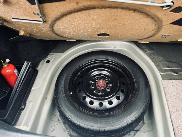 Сірий Тойота Камрі, об'ємом двигуна 2.4 л та пробігом 216 тис. км за 5999 $, фото 19 на Automoto.ua