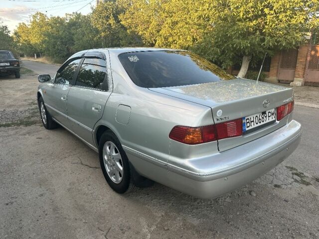 Сірий Тойота Камрі, об'ємом двигуна 2.2 л та пробігом 435 тис. км за 4300 $, фото 4 на Automoto.ua