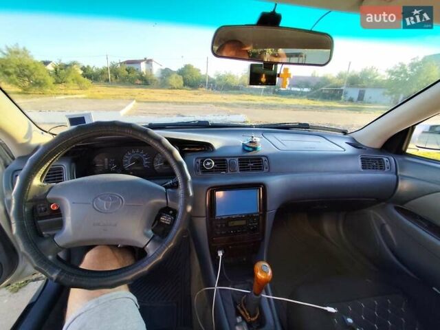 Серый Тойота Камри, объемом двигателя 2.2 л и пробегом 410 тыс. км за 3500 $, фото 4 на Automoto.ua