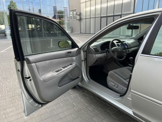 Сірий Тойота Камрі, об'ємом двигуна 3 л та пробігом 418 тис. км за 5800 $, фото 9 на Automoto.ua