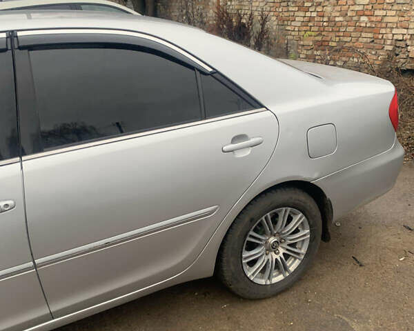 Сірий Тойота Камрі, об'ємом двигуна 2.4 л та пробігом 432 тис. км за 4600 $, фото 3 на Automoto.ua