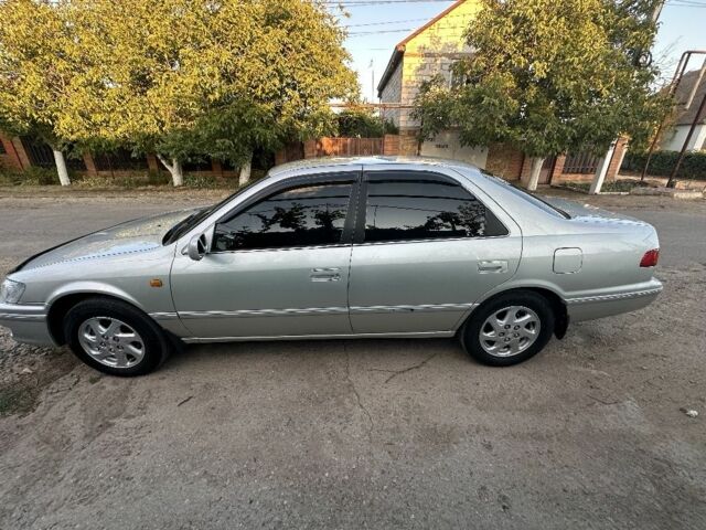 Сірий Тойота Камрі, об'ємом двигуна 2.2 л та пробігом 435 тис. км за 4300 $, фото 5 на Automoto.ua