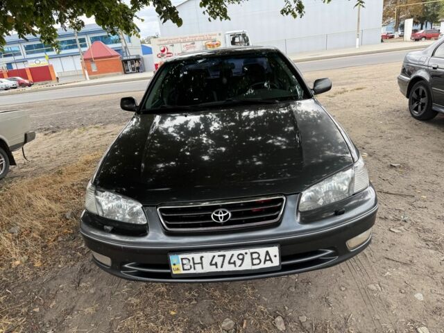 Серый Тойота Камри, объемом двигателя 3 л и пробегом 320 тыс. км за 4000 $, фото 2 на Automoto.ua