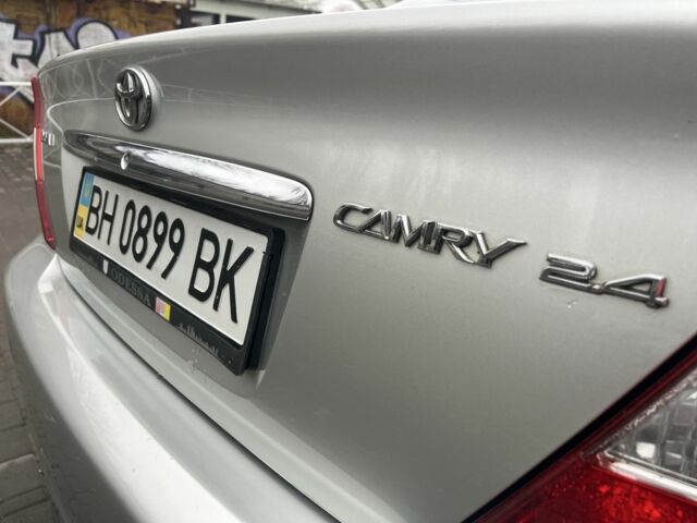 Сірий Тойота Камрі, об'ємом двигуна 2.4 л та пробігом 216 тис. км за 5999 $, фото 11 на Automoto.ua