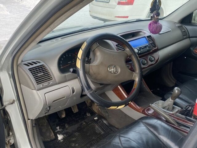 Серый Тойота Камри, объемом двигателя 2.4 л и пробегом 150 тыс. км за 5500 $, фото 3 на Automoto.ua