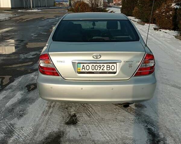 Серый Тойота Камри, объемом двигателя 3 л и пробегом 367 тыс. км за 5500 $, фото 1 на Automoto.ua