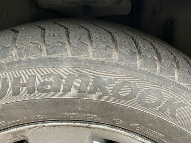 Серый Тойота Камри, объемом двигателя 2.4 л и пробегом 370 тыс. км за 4800 $, фото 7 на Automoto.ua