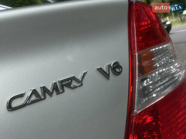 Серый Тойота Камри, объемом двигателя 3 л и пробегом 240 тыс. км за 6250 $, фото 18 на Automoto.ua
