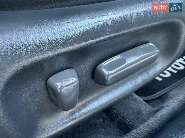 Серый Тойота Камри, объемом двигателя 2.4 л и пробегом 257 тыс. км за 5400 $, фото 42 на Automoto.ua