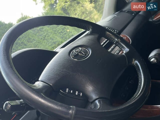 Серый Тойота Камри, объемом двигателя 3 л и пробегом 240 тыс. км за 6250 $, фото 32 на Automoto.ua