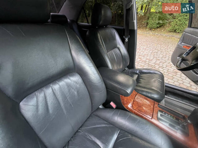 Серый Тойота Камри, объемом двигателя 3 л и пробегом 240 тыс. км за 6250 $, фото 27 на Automoto.ua