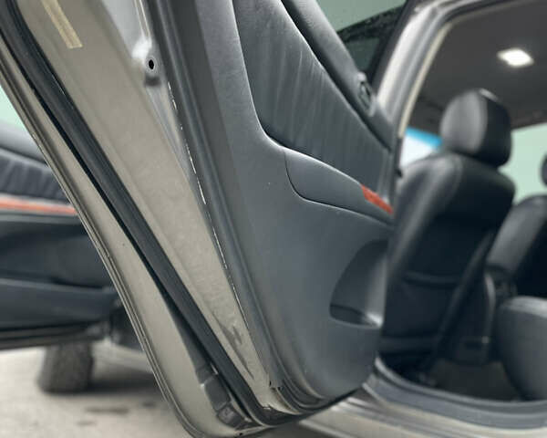 Сірий Тойота Камрі, об'ємом двигуна 3 л та пробігом 384 тис. км за 5500 $, фото 38 на Automoto.ua