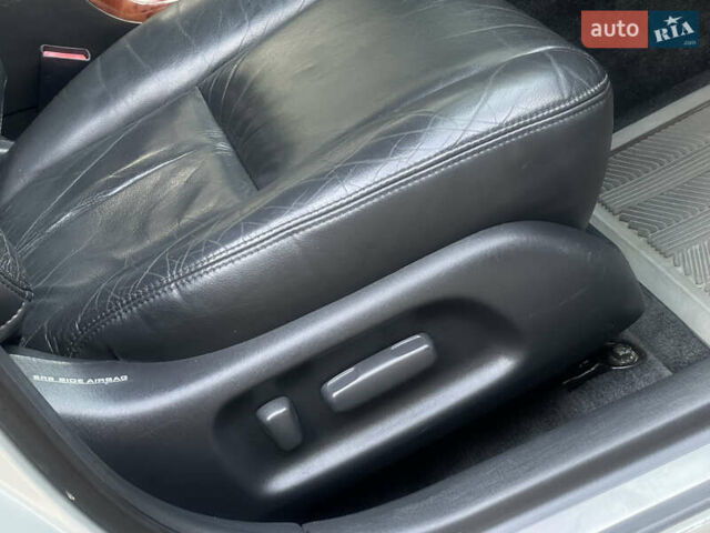 Серый Тойота Камри, объемом двигателя 3 л и пробегом 240 тыс. км за 6250 $, фото 23 на Automoto.ua