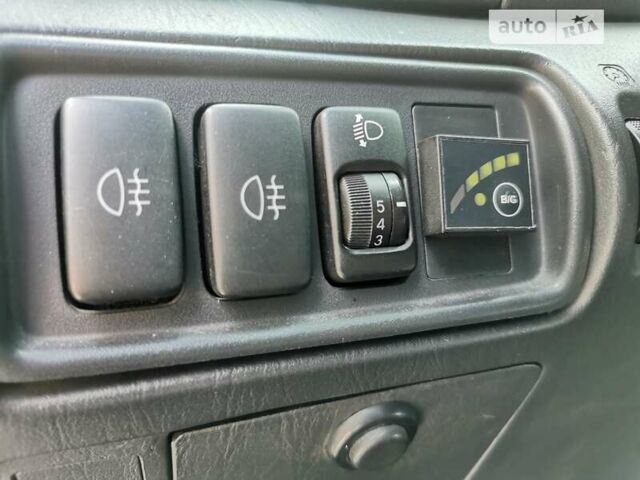 Серый Тойота Камри, объемом двигателя 3 л и пробегом 406 тыс. км за 5500 $, фото 17 на Automoto.ua