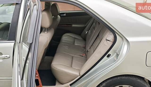 Серый Тойота Камри, объемом двигателя 2.36 л и пробегом 260 тыс. км за 6500 $, фото 3 на Automoto.ua