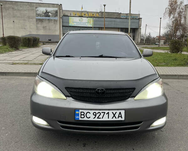 Сірий Тойота Камрі, об'ємом двигуна 3 л та пробігом 384 тис. км за 5500 $, фото 3 на Automoto.ua