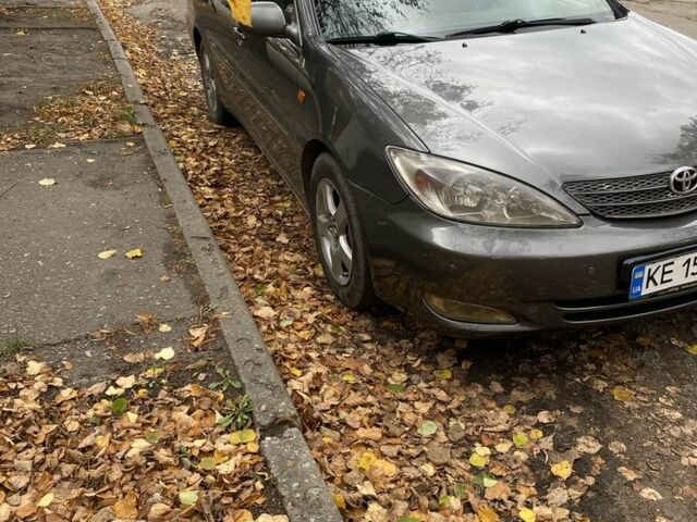 Серый Тойота Камри, объемом двигателя 2.4 л и пробегом 370 тыс. км за 4800 $, фото 1 на Automoto.ua