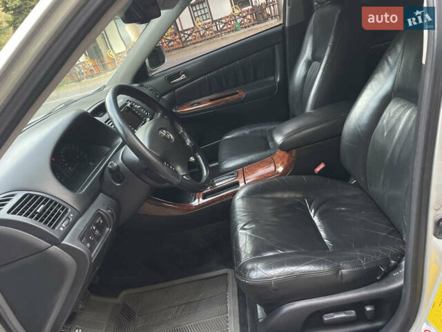 Серый Тойота Камри, объемом двигателя 3 л и пробегом 240 тыс. км за 6250 $, фото 20 на Automoto.ua