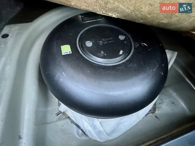 Серый Тойота Камри, объемом двигателя 2.4 л и пробегом 257 тыс. км за 5400 $, фото 6 на Automoto.ua