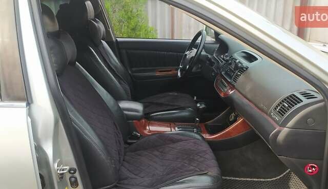Тойота Камри 2003 в Харькове на Automoto.ua Серый Тойота Камри, объемом двигателя 3 л и пробегом 254 тыс. км за 7000 $, фото 9 на Automoto.ua