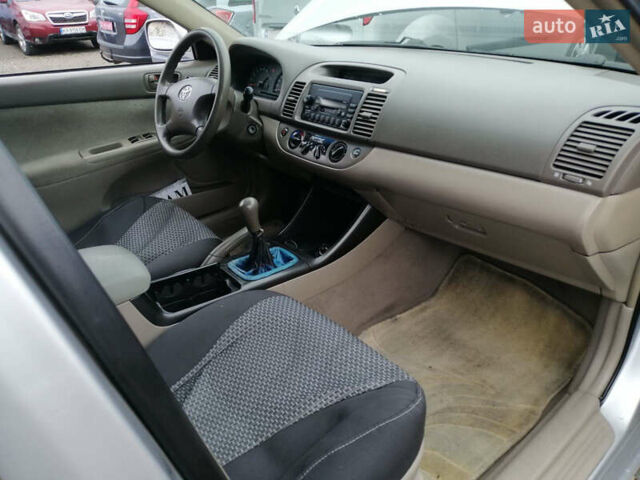 Серый Тойота Камри, объемом двигателя 2.4 л и пробегом 280 тыс. км за 4850 $, фото 24 на Automoto.ua