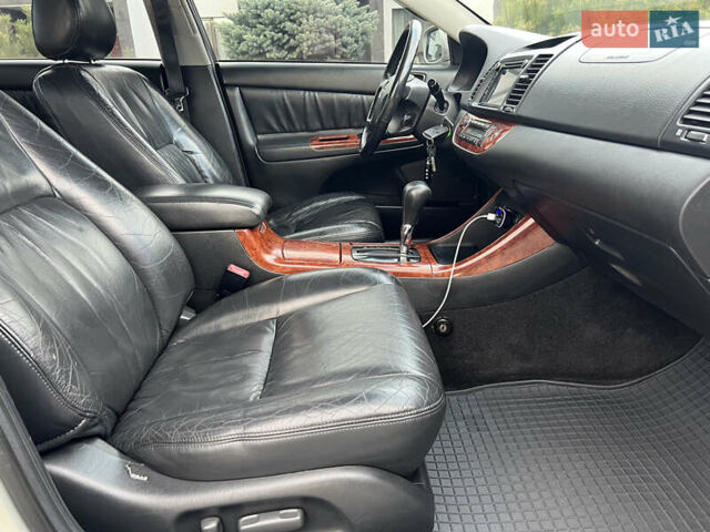 Сірий Тойота Камрі, об'ємом двигуна 3 л та пробігом 221 тис. км за 6300 $, фото 14 на Automoto.ua